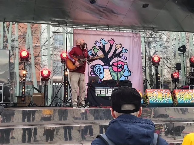 Vaasan tori: Paleface